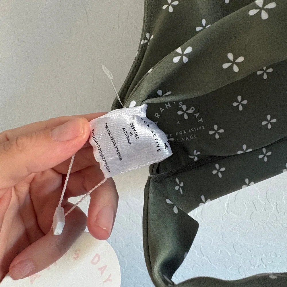 Sarahs Day x White‎ Fox Active White Jasmine Sports Bra Olive Clover Print XL